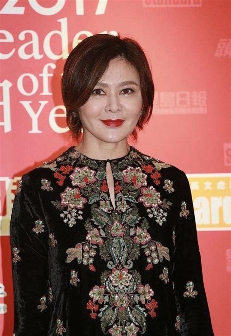 关之琳与熊黛林走秀图片