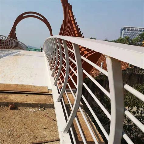 玉林市槽式梯式防腐玻璃钢电缆桥架生产厂家批发价现货-六强