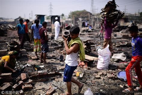 孟加拉国贫民窟发生火灾 4千间棚屋夷为平地|火灾|贫民窟|棚屋_新浪新闻