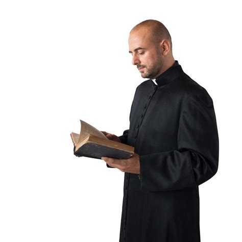 老牧师图片_穿着黑色牧师服拿着圣经的老牧师素材_高清图片_摄影照片_寻图免费打包下载