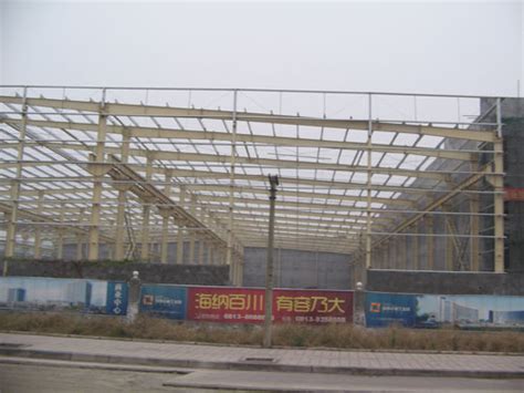 自贡市华融板仓工业园区钢结构厂房安装工程-鸿福建工
