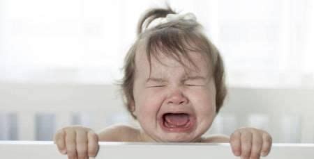 婴儿在哭高清图片下载-正版图片600337429-摄图网