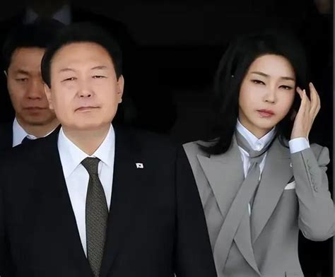 韩总统尹锡悦正式就职，特别的他能否走出特别的路 - 周末画报