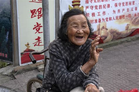 《老奶奶的心声》 -HPA湖南摄影网