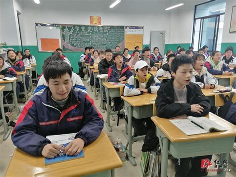 【防控疫情 靖州在行动】靖州一中线上开课“防疫”“学习”两不误_社会民生_靖州新闻网