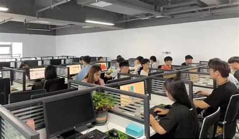 办公环境 - 深圳网联光仪科技有限公司