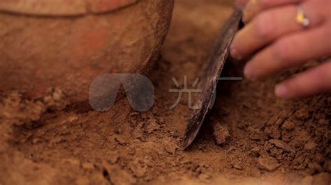 考古人员考古现场挖掘文物B001_1920X1080_高清视频素材下载(编号:4932505)_实拍视频_光厂(VJ师网) www.vjshi.com