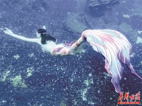 "美人鱼"为游客还原美丽童话,超2000次表演背后充满苦与乐 - 今日关注 - 湖南在线 - 华声在线