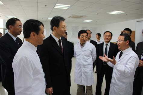 江苏省省长李学勇参观低碳能源研究院-碳中和研究院
