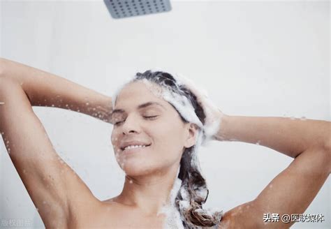 早上和晚上，哪个时间洗头对身体伤害大？洗头发也要选好频率 | 说明书网