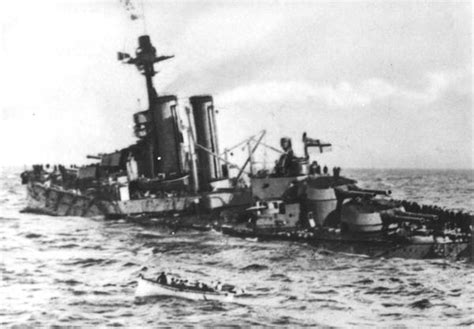 被炸沉在珍珠港的战列舰是如何被打捞起来的？_凤凰网视频_凤凰网