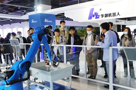 员工机器人培训-四川仲玛智造科技有限公司