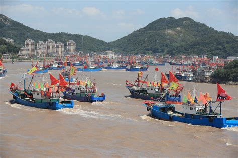 东海开渔场面壮观 2000艘大马力钢质渔船出发 _深圳新闻网
