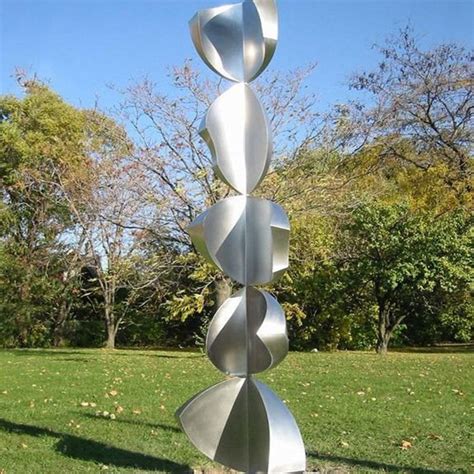 现代不锈钢雕塑与景观设计的融合-宏通雕塑