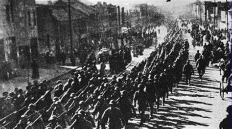 1947年解放战争时期的吉林长春 严密戒备中的国民党士兵|长春|国民党|士兵_新浪新闻
