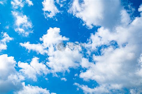 夏季的蓝天白云高清图片下载-正版图片501288179-摄图网