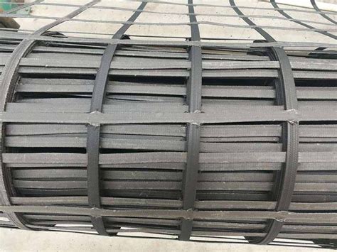 土工格栅厂家：钢塑土工格栅可以改善土体的强度-江苏成如旦复合材料有限公司