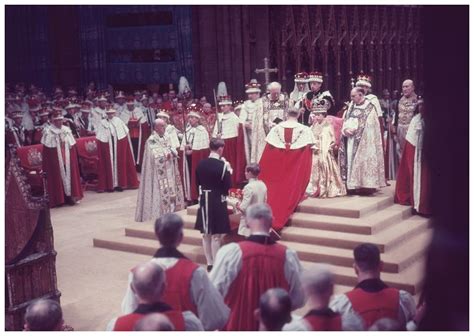 英国女王加冕65周年 回顾伊丽莎白二世加冕画面|伊丽莎白二世|英国女王|威斯敏斯特_新浪新闻