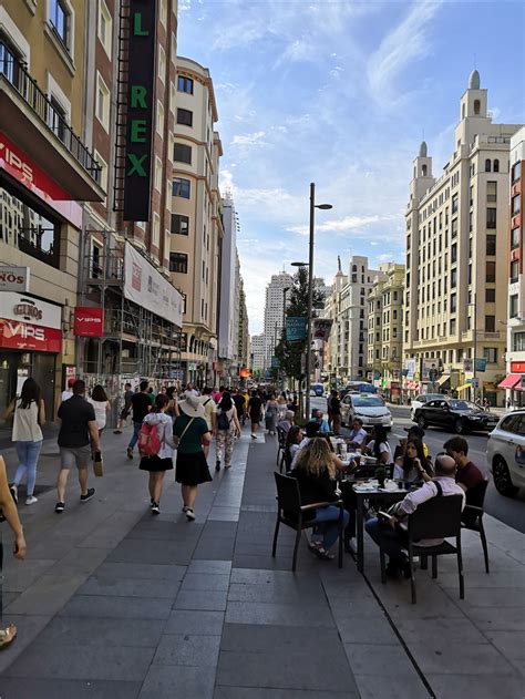 30张照片看西班牙人的悠闲生活-马德里街头随拍-搜狐大视野-搜狐新闻