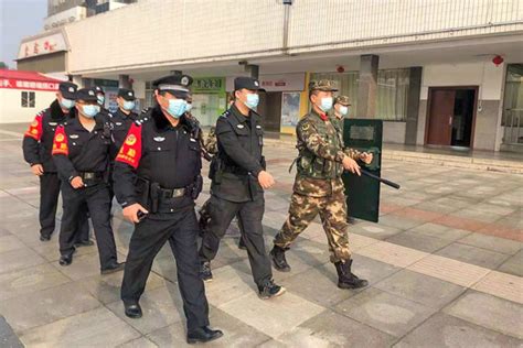 春节期间全市公安巡特警强化街面巡逻防控