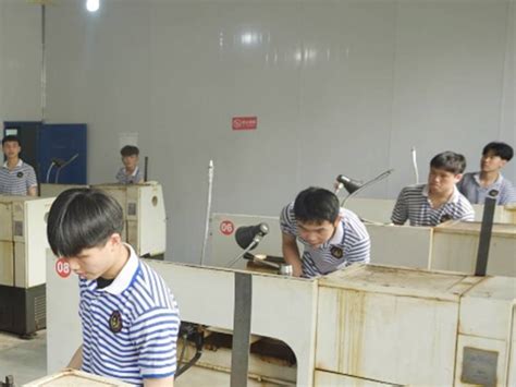 简讯：机电工程学院刘海渔院长等一行8人前往株洲时代新材料科技股份有限公司进行调研