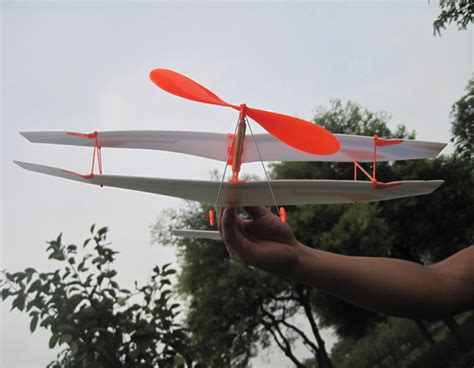 双翼飞机橡皮筋动力滑翔机投掷拼装航模玩具DIY泡沫有动力起落架-阿里巴巴