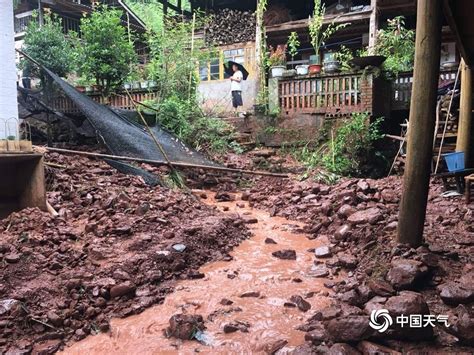 四川雅安：强降雨致泥石流等次生灾害 多处房屋受损-图片频道
