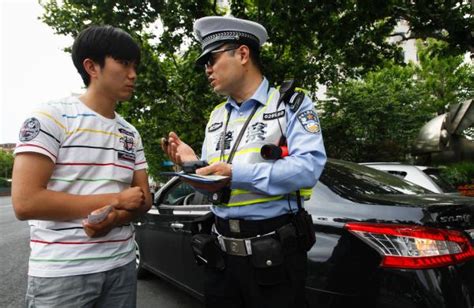 上海交警一年处罚交通违法行为上千万次，平均每辆车2次以上_浦江头条_澎湃新闻-The Paper