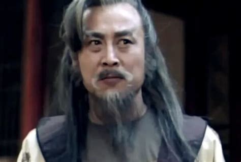 《白眉大侠》23年后演员现状，白云瑞成“沧桑大叔”，她已去世！_角色