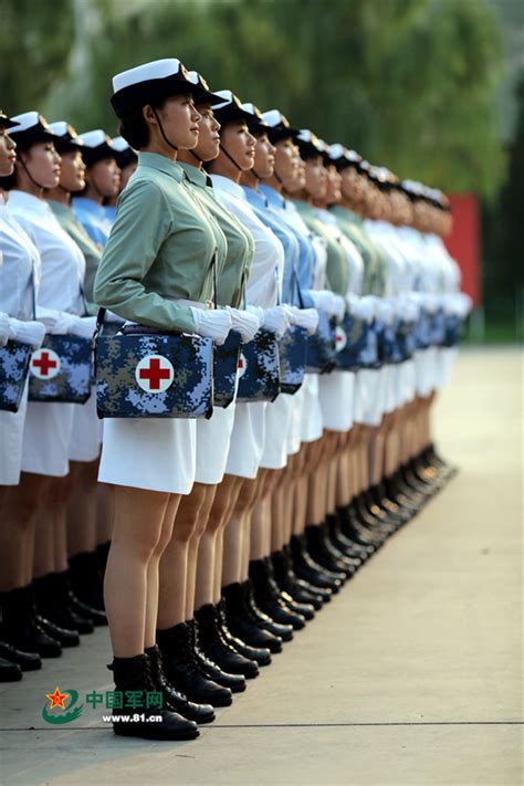 唯一女兵方队：阅兵村里的“白求恩传人”--图片频道--人民网
