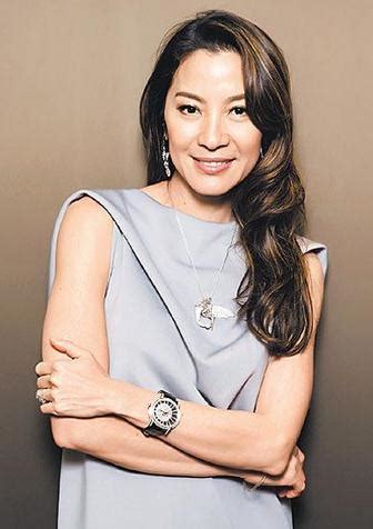 杨紫琼成为首位获得奥斯卡最佳女主角的华裔演员_中国文化人物网