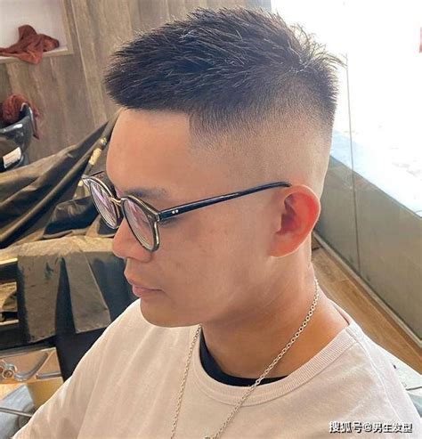 男士平头清爽发型图片