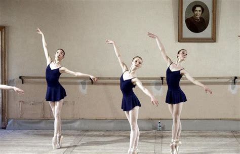 俄罗斯芭蕾舞团遇上广铁乘务员 点赞旅途舒适又便捷 - 三湘万象 - 湖南在线 - 华声在线