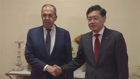 中国外长秦刚与俄罗斯外长拉夫罗夫首次会晤_凤凰网视频_凤凰网