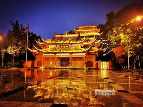 光影自贡｜冬日雨夜的妙观寺