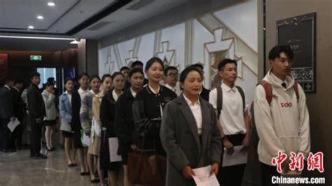 西藏航空举办招聘会促进西藏籍高校毕业生及退伍军人就业