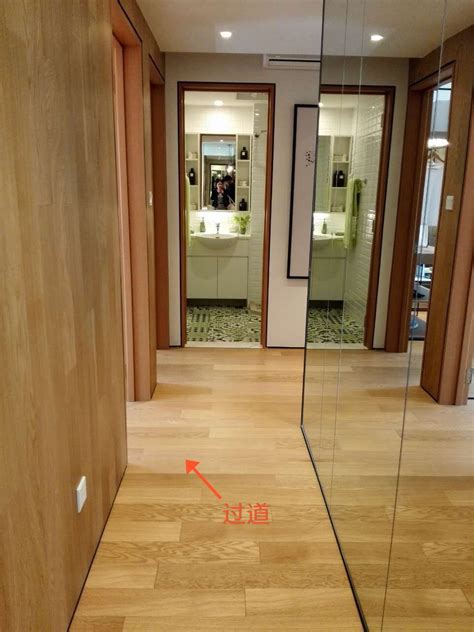 走廊正对一面镜子,走廊尽头镜子对着客厅,卧室镜子正确摆放图_大山谷图库