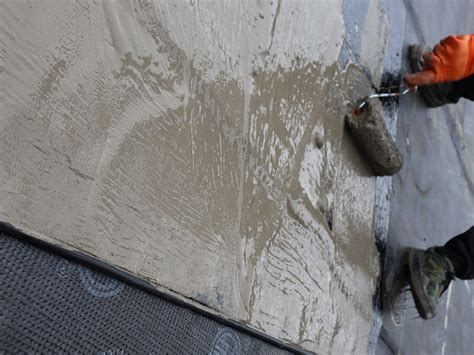 屋面防水卷材铺贴顺序和方向如何确定？如何选择防水卷材？_质量_时候_进行