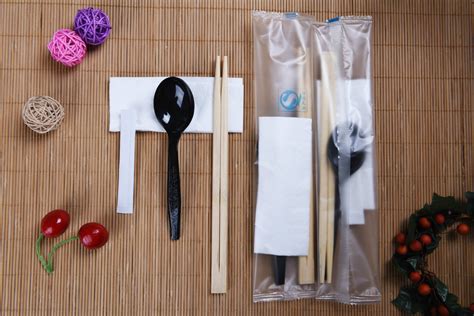 一次性碗筷杯餐具宴席塑料套装烧烤组合10人份勺子杯醋碟牙签台布-阿里巴巴