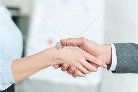 握手的非主流头像