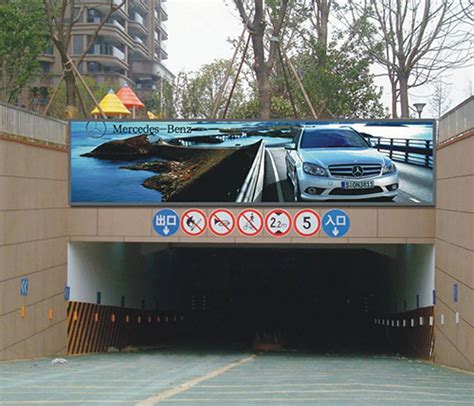 停车场导视牌安装实景图-江苏百耀标牌科技有限公司