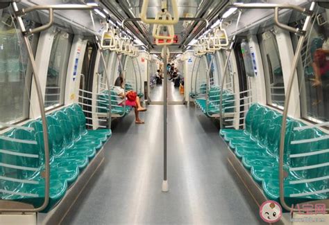 为什么地铁的座位这么滑 乘坐地铁要注意些什么 _八宝网
