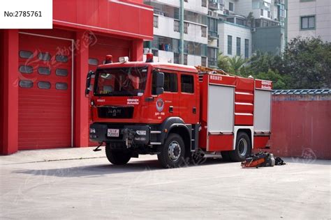消防车被拦在收费站 中国消防：须特事特办_凤凰网视频_凤凰网