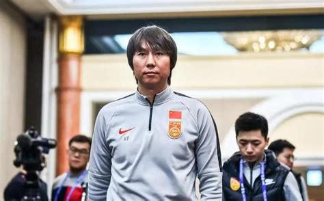 李铁8月份采访：中国足球像大家的儿子，不能说考的不好就不要-直播吧zhibo8.cc