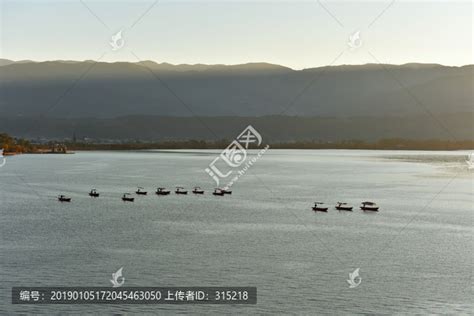 西昌邛海小渔村游船,海洋海岛,自然风景,摄影素材,汇图网www.huitu.com
