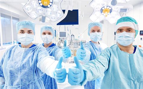 外科医生图片-在手术室进行外科手术的外科医生素材-高清图片-摄影照片-寻图免费打包下载