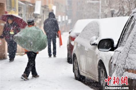 新疆玛依塔斯遭风雪袭击道路封闭-中国长安网