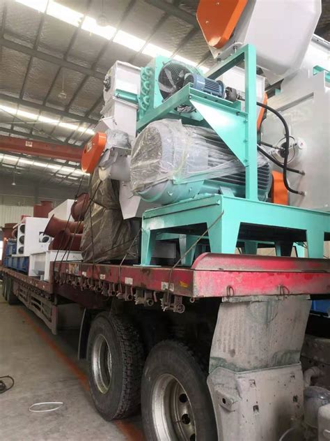 齐发机械为湖北咸宁客户发送2台制粒机成套设备-溧阳市齐发机械有限公司