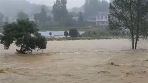 湖北随州大范围遭遇洪水：11小时7次暴雨红警 柳林镇被淹_凤凰网视频_凤凰网