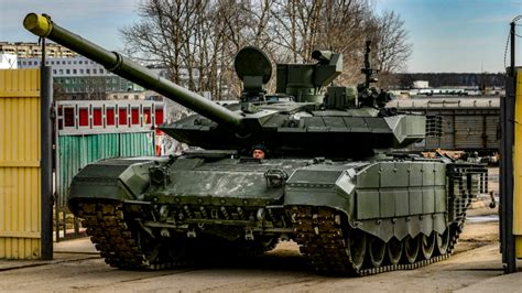 瞄准“豹2”？俄T-90M“突破”坦克进行实弹射击演习_凤凰网